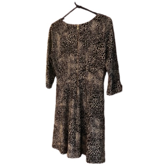 Taylor dress.  Gray/black snow leopard pattern Size 10. - Picture 3 of 13